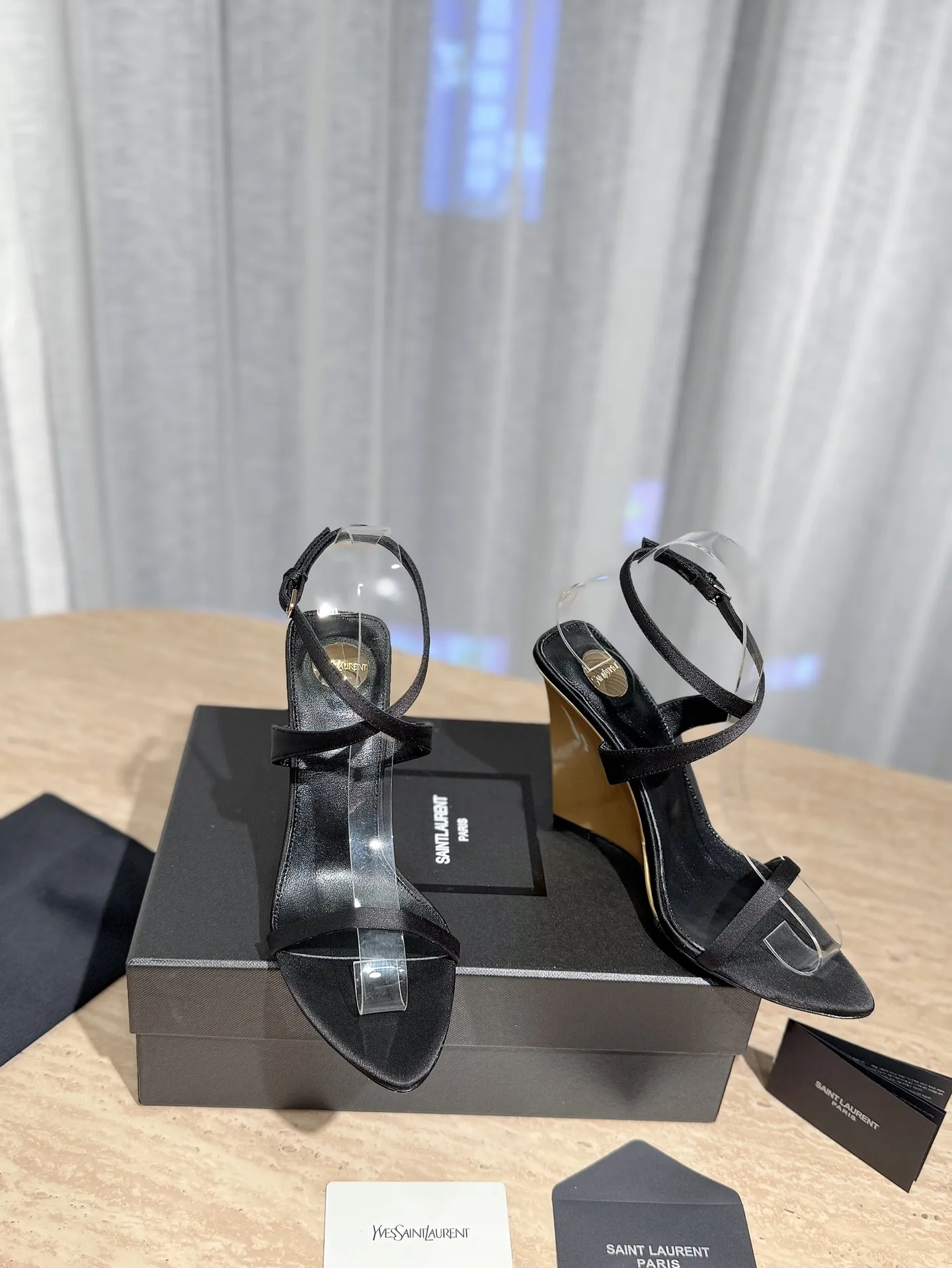👟👟Ex-factory price 540👟👟 High version "SAINT LAUREN*" Saint Laurent YSL 25ss/spring and summer new catwalk style large rhinestone high-heeled shoes and sandals. Only YSL understands women's hearts best and does not accept refutation. It is a super invincible feminine artifact and a must-have for women (z-product full-body customization, own molded hardware accessories, perfect consistency). Compare the differences between pictures and goods on the market. ✔Upper: Customized imported silk ✔Lining: Imported 🐑Sheep leather ✔Sole: Imported genuine leather outsole ✔Heel height: 10.5cm ✔Number of yards: 35-39 (40, 41, 42 can be customized and non-returnable) (Full set of packaging)